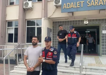 Otomobile silahlı saldırı düzenleyen 4 şüpheli tutuklandı