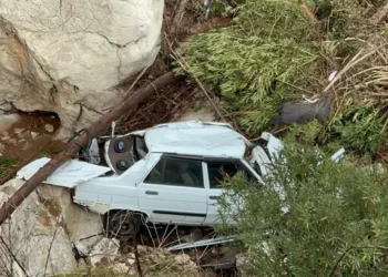 Otomobiliyle dereden geçerken sele kapılıp öldü