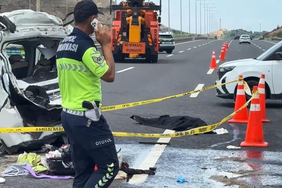 Otoyolda can pazari 1’i cocuk 3 olu, 5 yarali