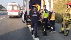 Otoyolda feci kaza; 1'i bebek 3 kişi hayatını kaybetti Otoyolda feci kaza; 1'i bebek 3 kişi hayatını kaybetti