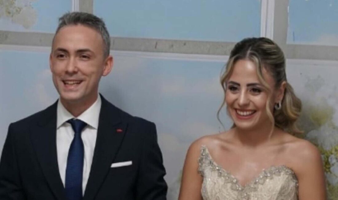 Polis memuru, avukat nişanlısını öldürdü İzmir'in Menemen ilçesinde görev yeri Hakkari olan polis memuru Aykut