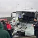 Polis servisi zincirleme kazaya karıştı; 1 polis şehit oldu, 16 yaralı (1)
