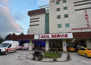 Şakalaştığı arkadaşını bıçakla öldürdü