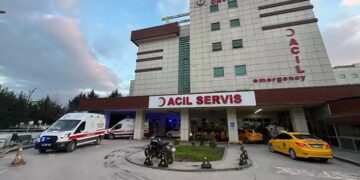 Şakalaştığı arkadaşını bıçakla öldürdü