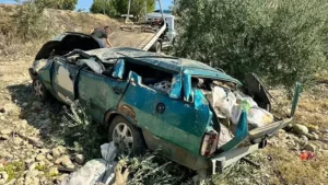 Şarampole yuvarlanan otomobil, karı kocaya mezar oldu Şarampole yuvarlanan otomobil, karı kocaya mezar oldu