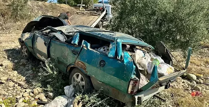 Şarampole yuvarlanan otomobil, karı kocaya mezar oldu