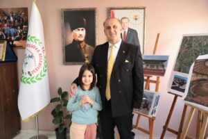 Sare, ödevini Başkan Kaya ile yaptı (2)