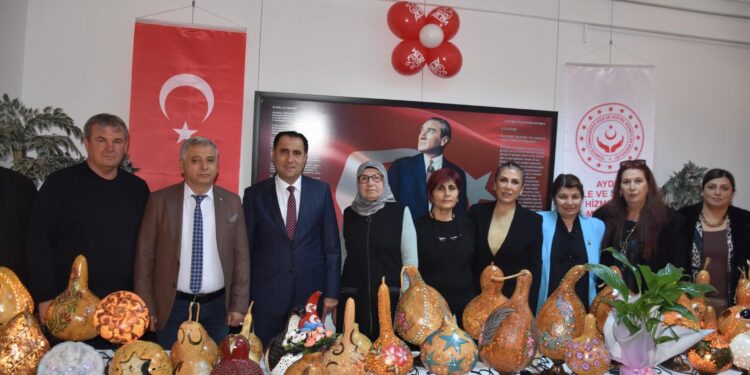 Şehit Yakınları ve Gazilerin el emeğini sergilendi (2)