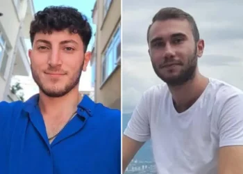 Serinlemek için girdikleri deniz 2 arkadaşa mezar oldu