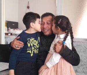 Önce birlikte yaşadığı kadından, şimdide çocuklarından oldu