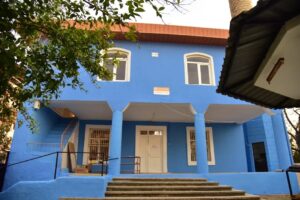 Sınırteke Camisi yenilendi Dış cephe maviye boyandı (2)