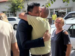 Siyaseti koridorlarda değil, halkın arasında yapıyor (5) Siyaseti koridorlarda değil, halkın arasında yapıyor (5)