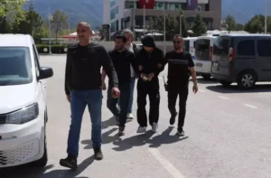 Denizli’nin Pamukkale ilçesinde sokakta yapılan düğün sonrası çıkan tartışma kanlı