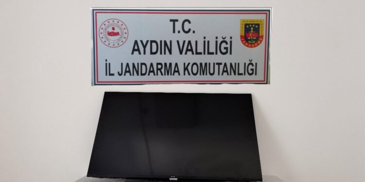Söke’de çaldığı televizyonla birlikte yakalandı (1)