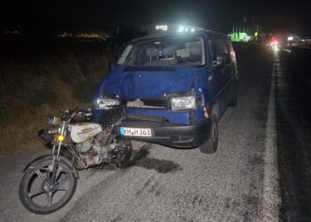 Söke’de minibüs motosiklete çarptı 3 yaralı
