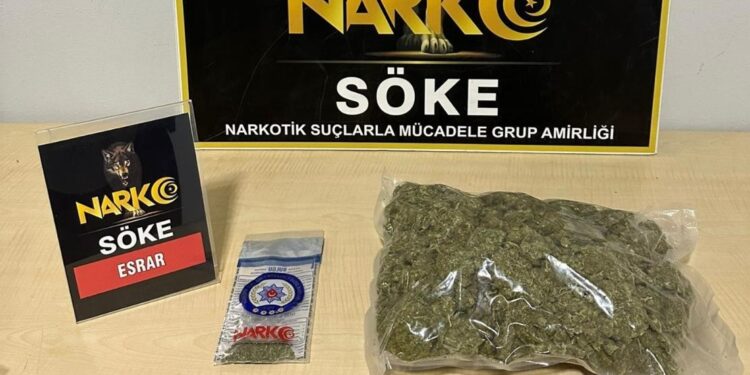 Söke’de otomobilden 1 kilogram uyuşturucu çıktı: 2 tutuklama