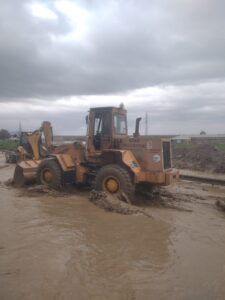 Söke’de sağanak sele döndü, trafik durdu (2) Söke’de sağanak sele döndü, trafik durdu (2)