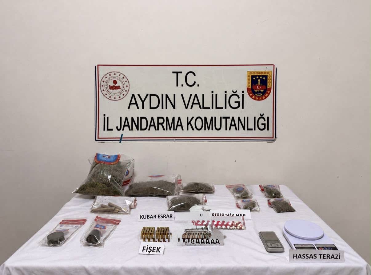 Soke’de uyusturucu operasyonu 3,3 kilo esrar ele gecirildi Soke’de uyusturucu operasyonu 3,3 kilo esrar ele gecirildi