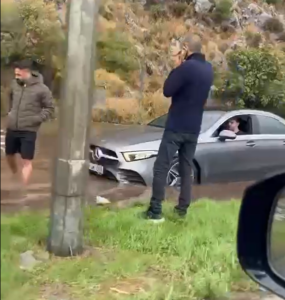 Söke’de yağmur heyelana neden oldu Karayolu kapandı (1)
