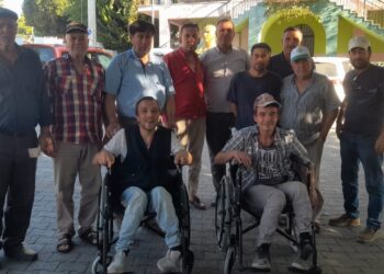 Sökeli engelli kardeşler yeni tekerlekli sandalyelerine kavuştu (1)