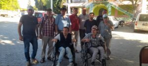 Sökeli engelli kardeşler yeni tekerlekli sandalyelerine kavuştu (4)