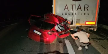 TIR’a arkadan ok gibi saplanan otomobil sürücüsü öldü