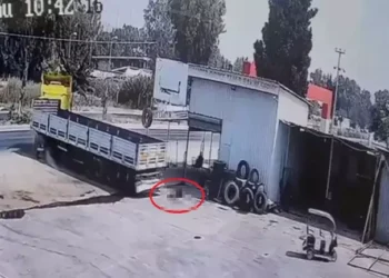 TIR'ın altında kalan 16 yaşındaki işçi öldü