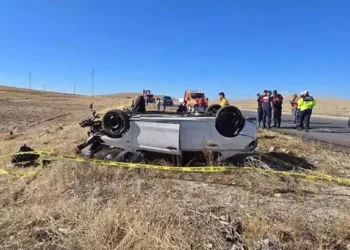 Takla atan otomobilde can pazarı 3 kişi hayatını kaybetti