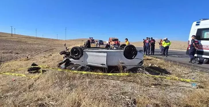 Takla atan otomobilde can pazarı 3 kişi hayatını kaybetti