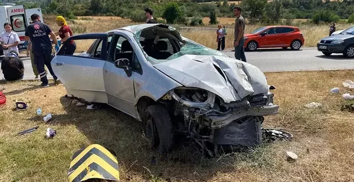 Takla atan otomobildeki 7 yaşındaki Azra öldü