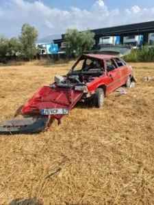 Takla atan otomobilin sürücüsü öldü Takla atan otomobilin sürücüsü öldü