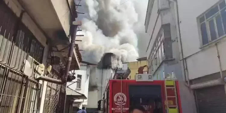 Tarihi Kaleiçi Çarşısı'nda yangın çıktı