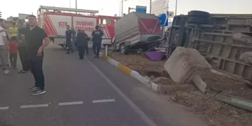 Tarım işçilerini taşıyan minibüs devrildi 15 Yaralı
