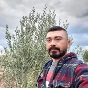 Tarlaya yuvarlanan otomobilin sürücüsü öldü Tarlaya yuvarlanan otomobilin sürücüsü öldü