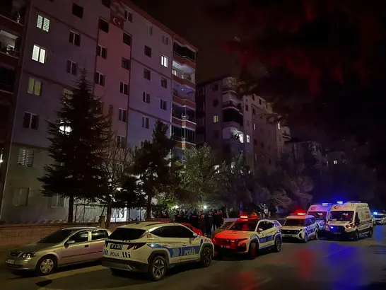 Tartıştığı babasını öldürdü Kayseri’de A.D., henüz bilinmeyen nedenle tartıştığı babası Süleyman D.’yi bıçaklayarak