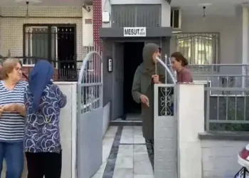 Tartıştığı boşanma aşamasındaki eşini öldürdü, kızını yaraladı