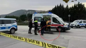 Tartıştığı kişiyi tüfekle öldürüp, polislere ateş açtı