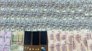 Telefonla 1,6 milyonluk dolandırıcılık yapan çete çökertildi