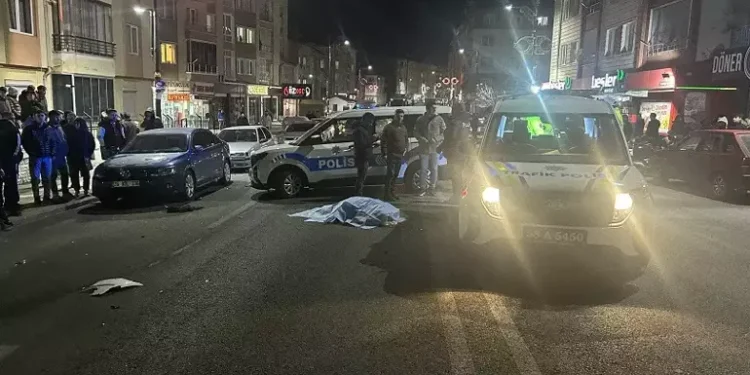 Teravih namazına giden gelin kaynanaya otomobil çarptı