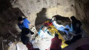 Aydın’ın Efeler ilçesinde tuvalet ihtiyacını gidermek için girdiği inşaat alanında