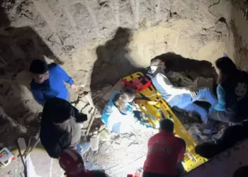 Tuvalet ihtiyacını gidermek isterken inşaattan düştü