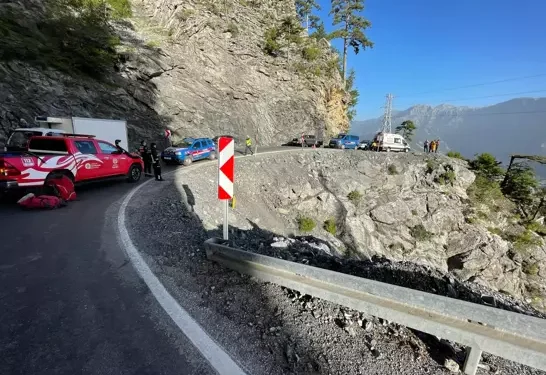 Uçuruma yuvarlanan otomobilde hayatını kaybetti