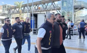 Uçurumda bıçaklanmış cesedi bulundu Uçurumda bıçaklanmış cesedi bulundu