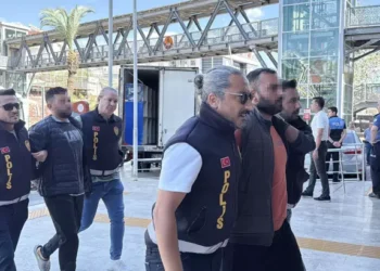 Uçurumda bıçaklanmış cesedi bulundu