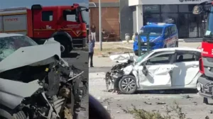 Üniversite sevinci yolda faciaya döndü anne öldü, kızı ağır yaralı Üniversite sevinci yolda faciaya döndü anne öldü, kızı ağır yaralı