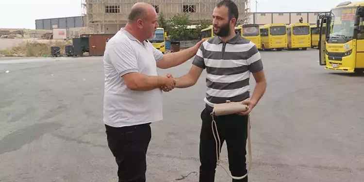 Unutulan altın ve para dolu çantayı sahibine ulaştırdı (1)