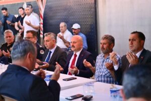 Vali Varol'dan Tayfun Baş'ın ailesine İncirliova’da anlamlı ziyaret (1) Vali Varol'dan Tayfun Baş'ın ailesine İncirliova’da anlamlı ziyaret (1)