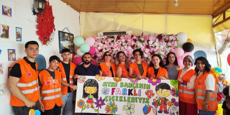 Çocukların yüzü gülene kadar devam edeceğiz