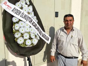 Böyle eylem görülmedi AYDEM’e çelenkli eylem