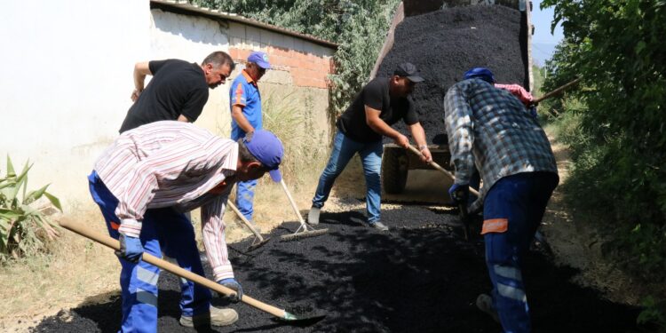 Yenipazar’da tarla bahçe yolları asfaltlanıyor